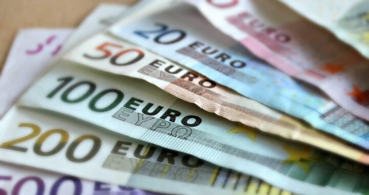 euro bani cash valuta