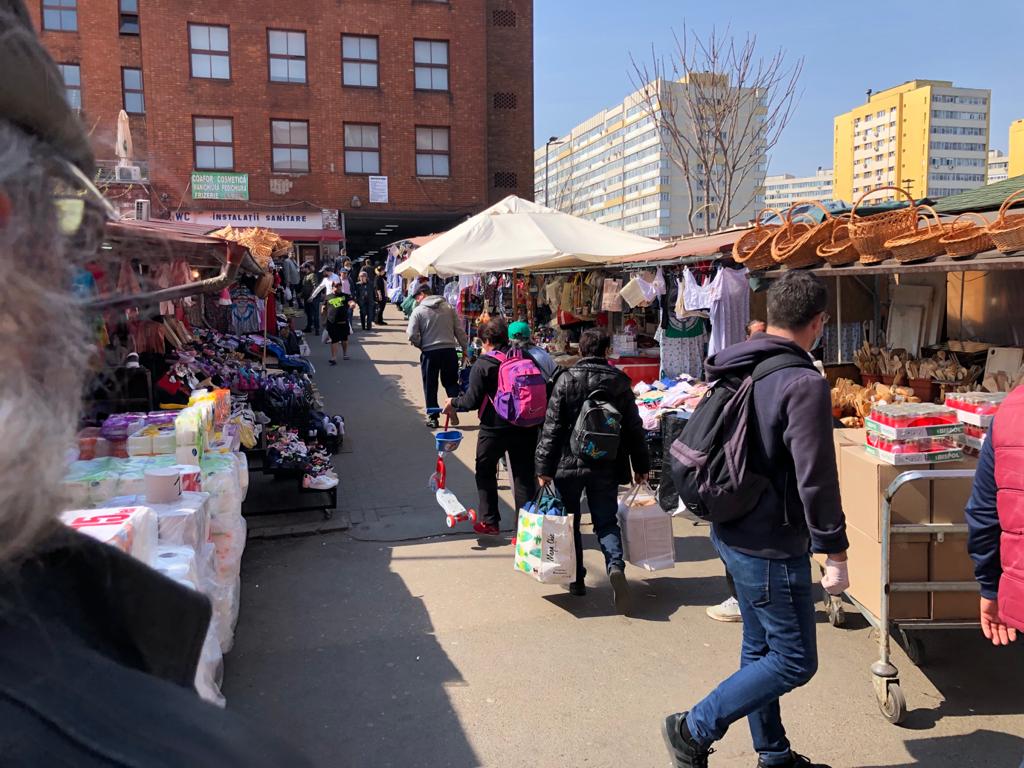 piata obor, oameni, plimbare, coronavirus, primavara