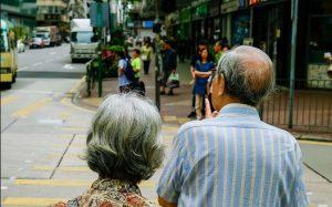 batrani pensionari Pexels