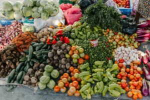 rosii ardei mere legume fructe alimentara piata taraba agricultura fermieri pexels