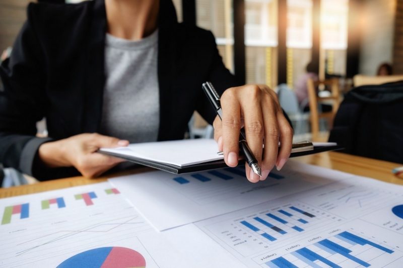 Birou-lucru-statistici-Freepik.com_-e1599202745872