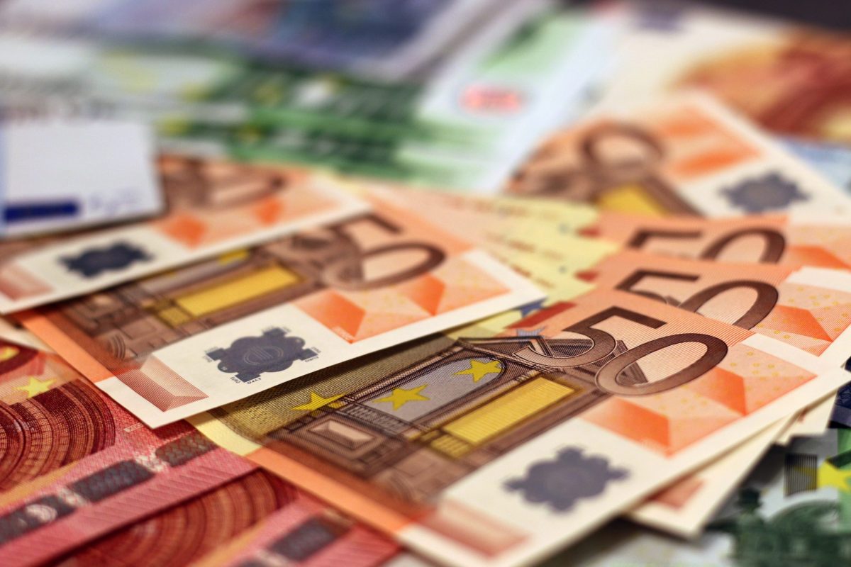 abundance-bank-bank-notes-banking-259249-scaled-e1587629951898