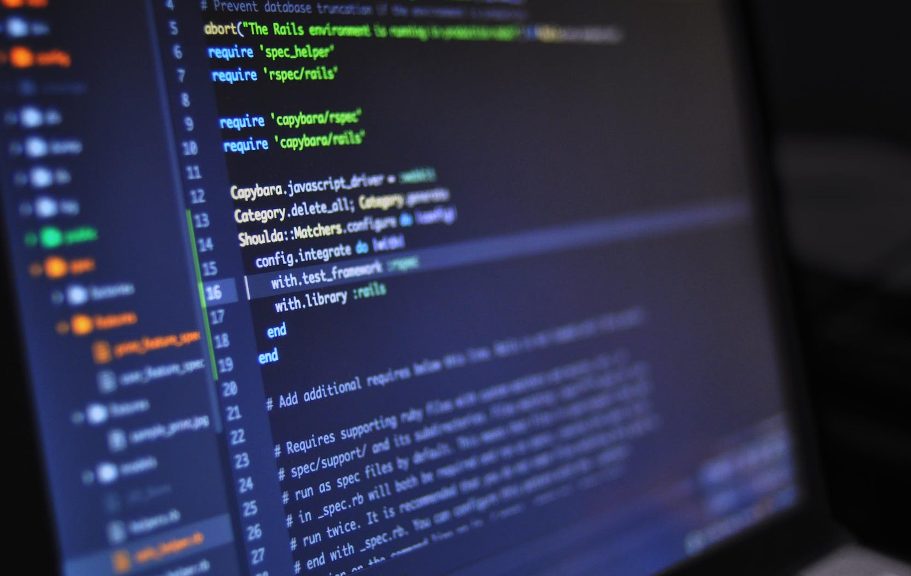 calculator-informatica-programare-cibernetica-hacker-sursa-pexels-e1587469808355