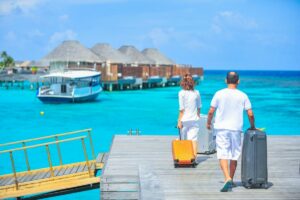 turism-turisti-vacanta-concediu-calatorie-relaxare-bagaje-pexels-e1603631448437