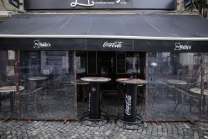 terasa, terasa acoperita, centrul vechi, plexiglas