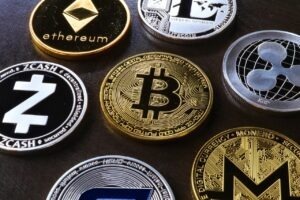 Monede virtuale Bitcoin - pexels- Roger Brown