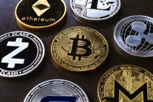 Monede virtuale Bitcoin - pexels- Roger Brown