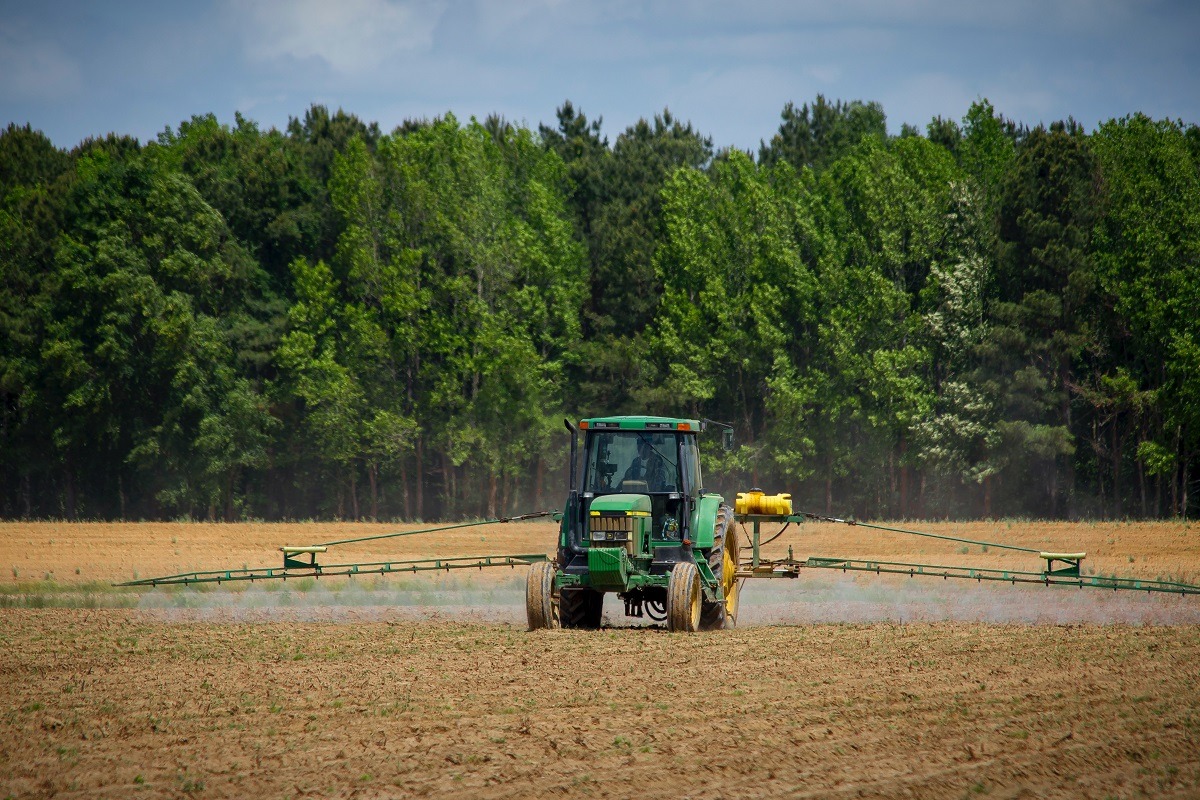 agricultura, teren agricol, combina, tractor, pesticide