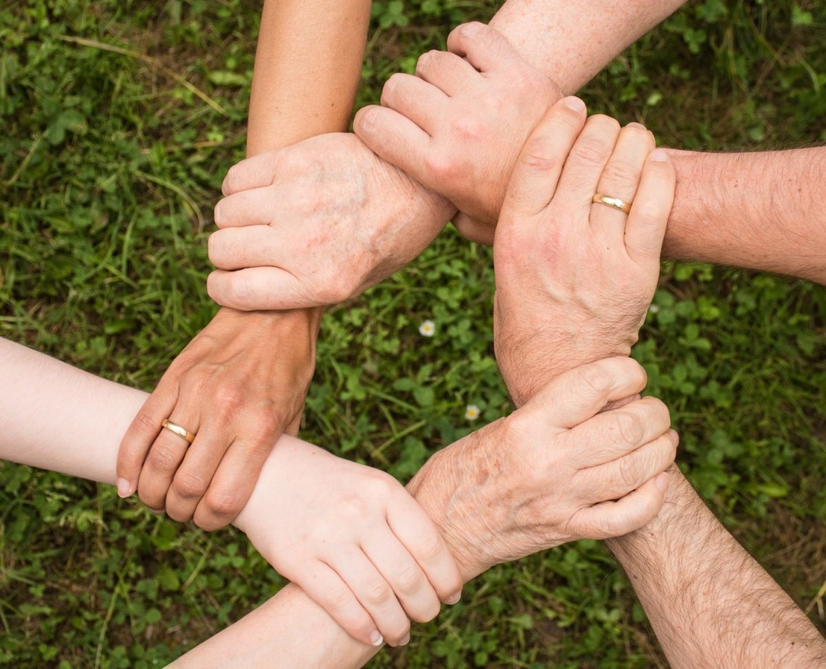 solidaritate, ajutor, donatie. sursa foto: pexels.com