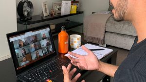 munca de acasa, zoom call