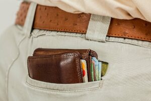 portofel, bani, cash, buzunar. sursa: pixabay.com