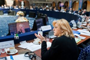 Corina Crețu