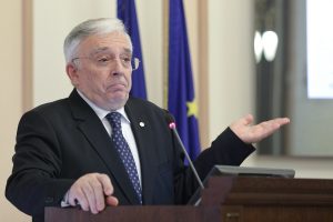 Mugur Isarescu BNR