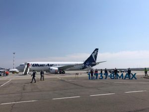 blue air boeing 737