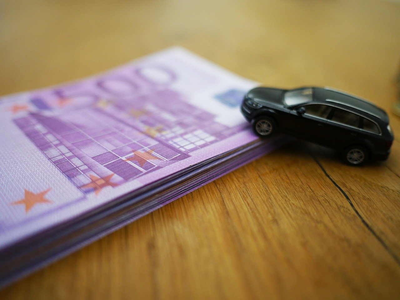 masina, auto, bani, euro, asigurare