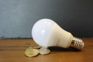 bec, lumina, curent, energie electrica, bani, factura