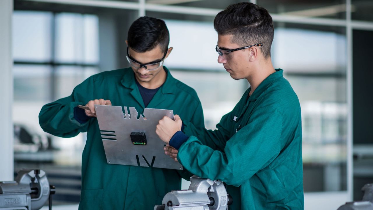invataman dual, bosch