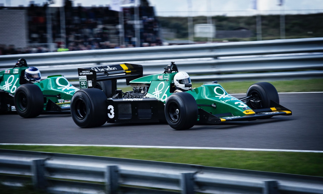 formula 1 cursa masina
