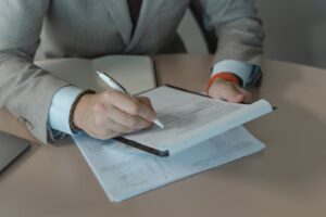 interviu, job, contracte
