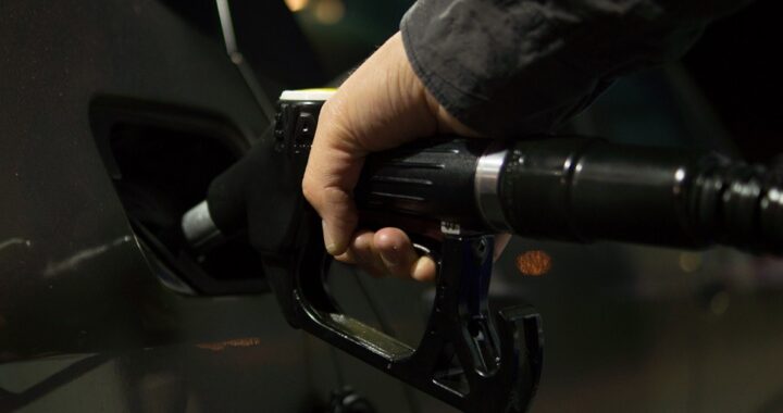 pompa benzina statie