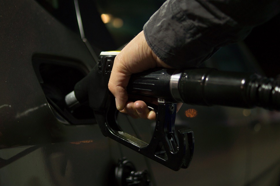 pompa benzina statie
