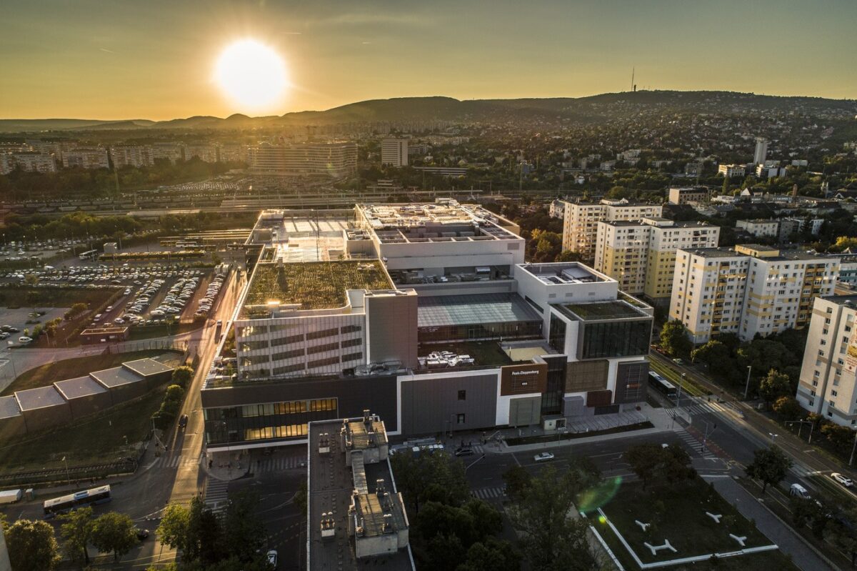 Etele Plaza