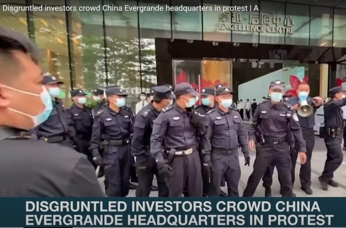 Proteste la sediul Evergrande