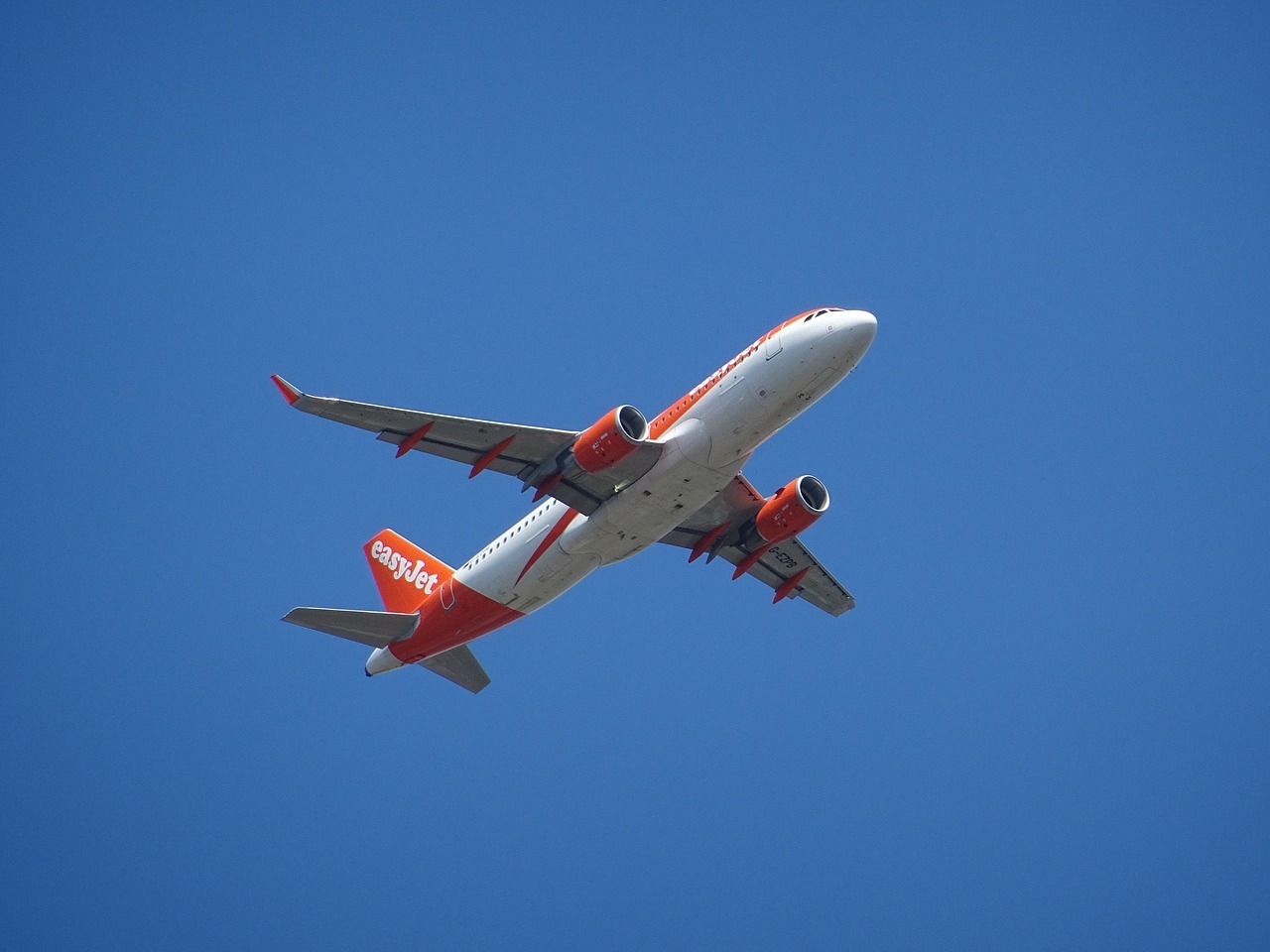 easy jet pixabay
