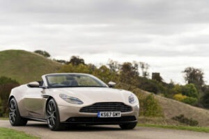 aston martin db 11