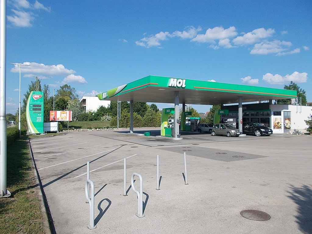 MOL, statie petrol
