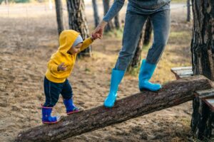 baby sitter, copil, parc