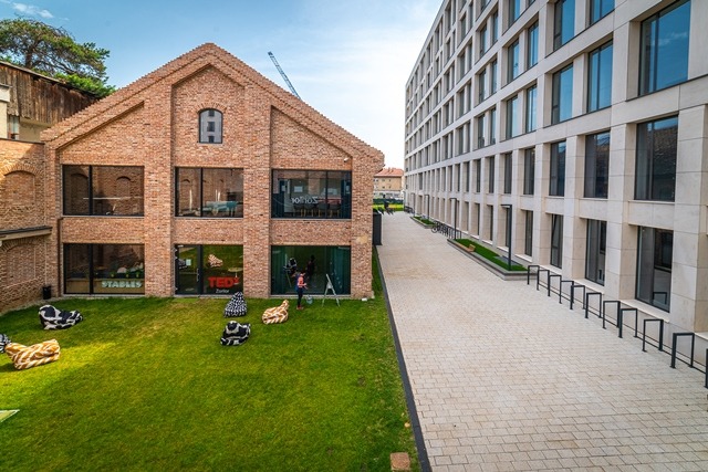 Record-Park-Stables-Office