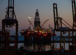 platforma extractie petrol
