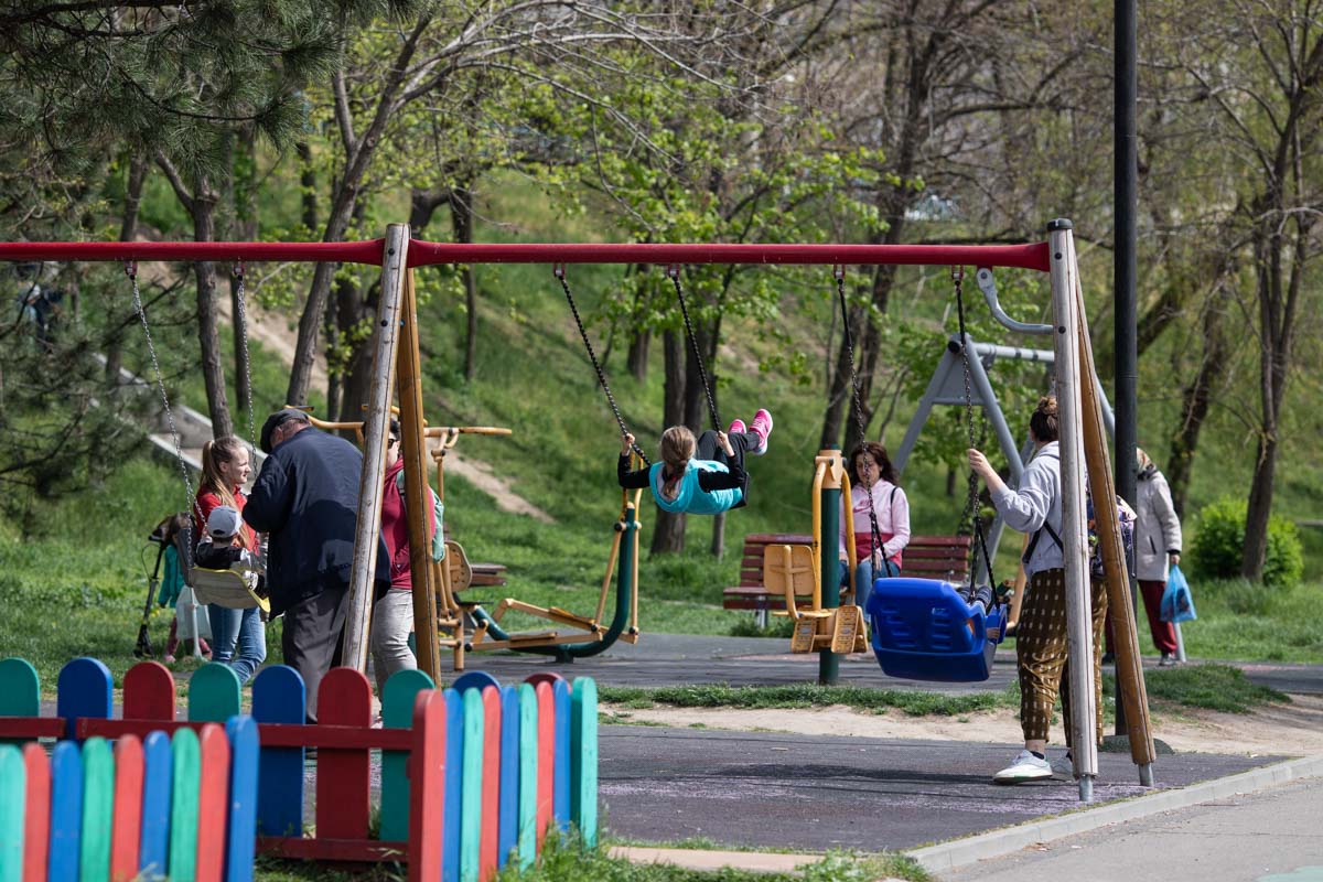 copii, loc de joaca, parc, leagan