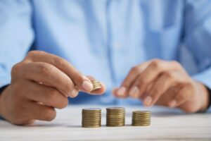 bani economii financiar