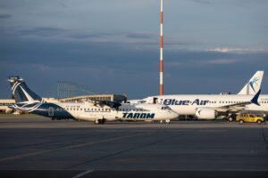 aeroport, tarom, blue air