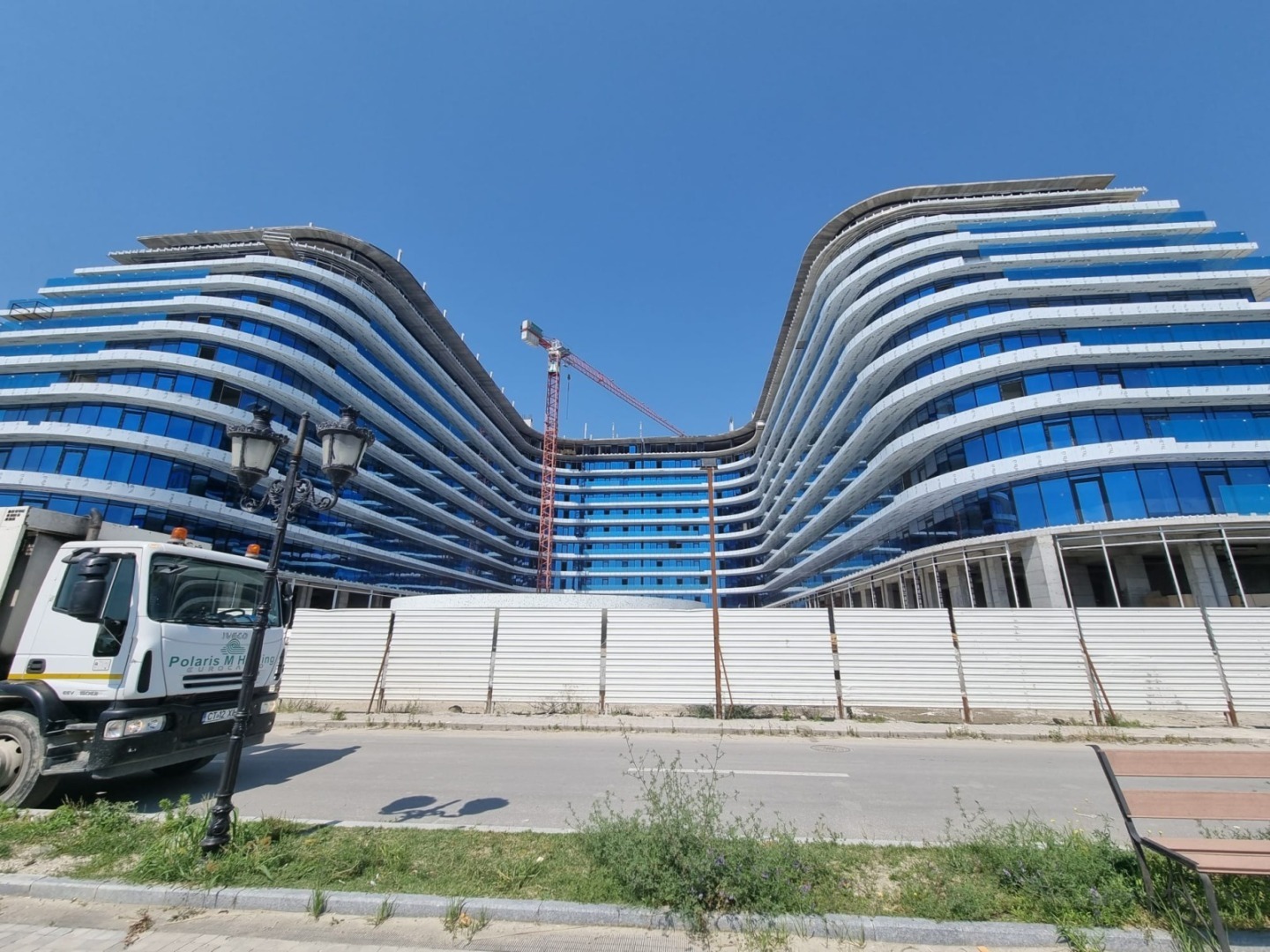 navodari statiune plaja turisti constructii imobile blocuri beton27