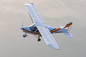 avion ultrausor Ikarus C42