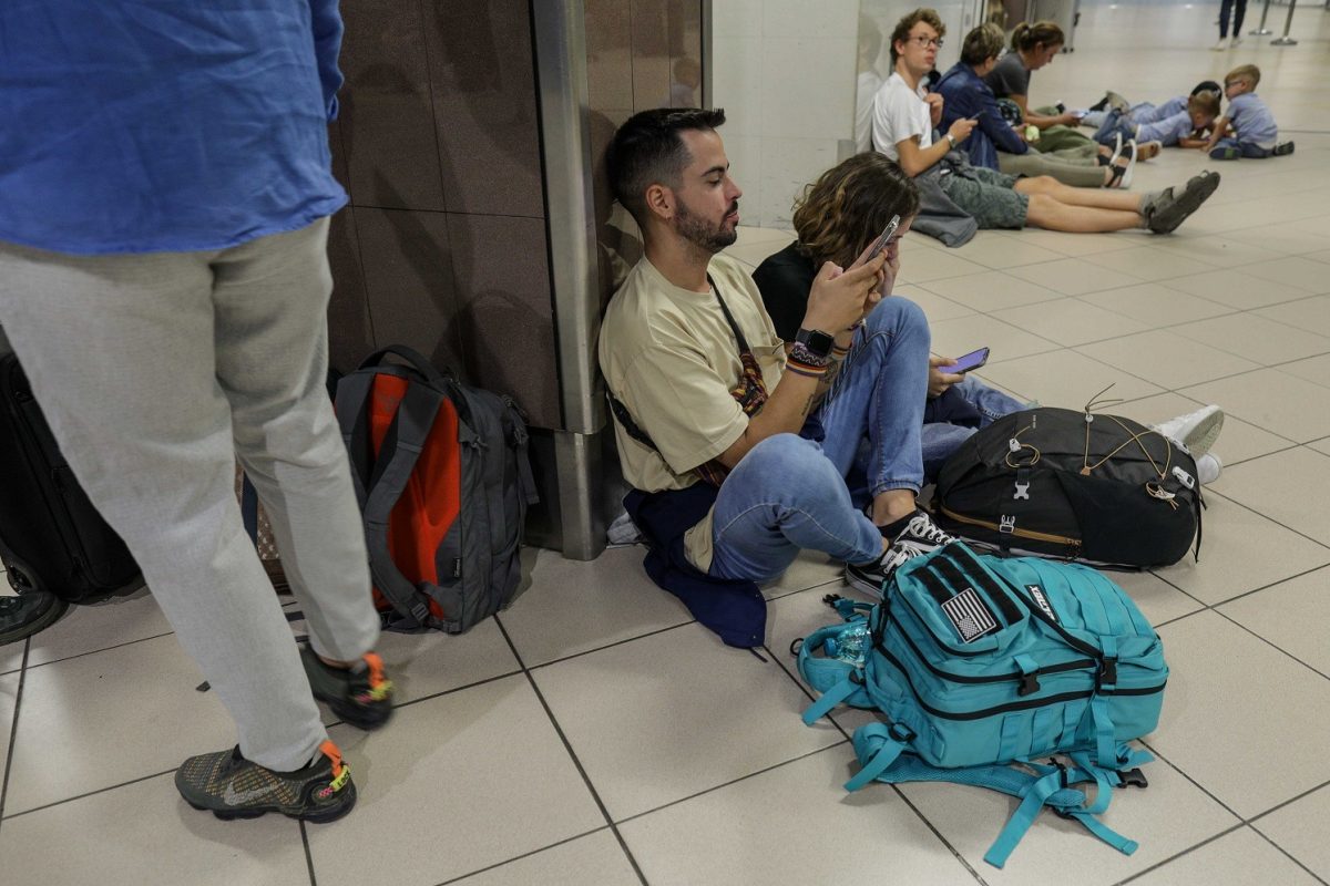 blue air, calatori pe jos, otopeni
