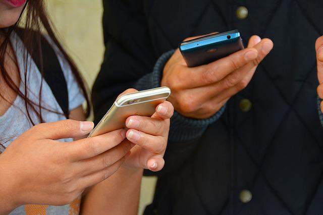 telefoane sms iphone gadget