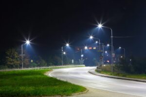 satu mare lumina, stalpi iluminat stradal