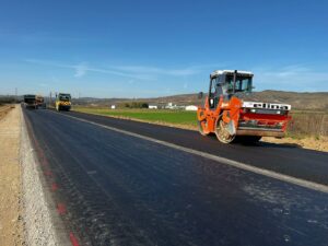 Bihor Selina asfaltează pe DN 1 Centura Aleșd