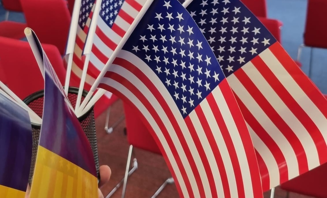american corner steaguri SUA Romania