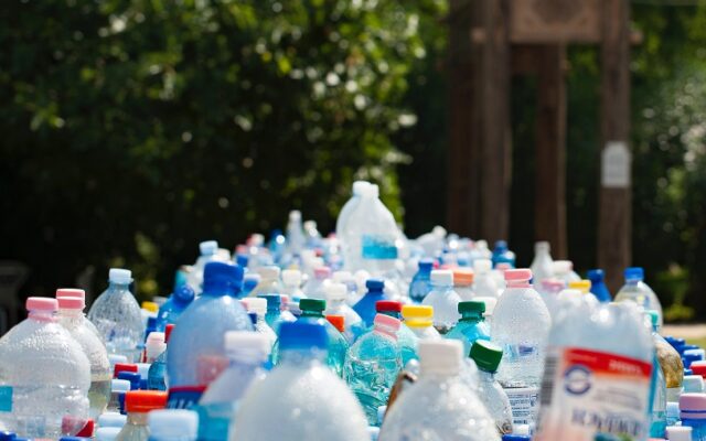 plastic-bottle-640x400