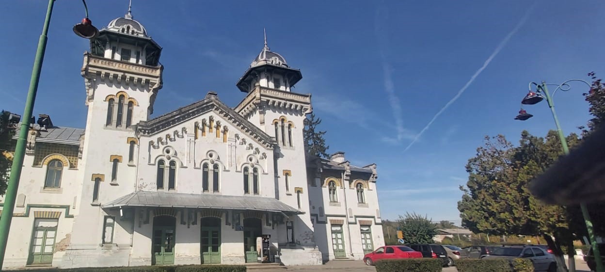 Curtea de Argeș CFR