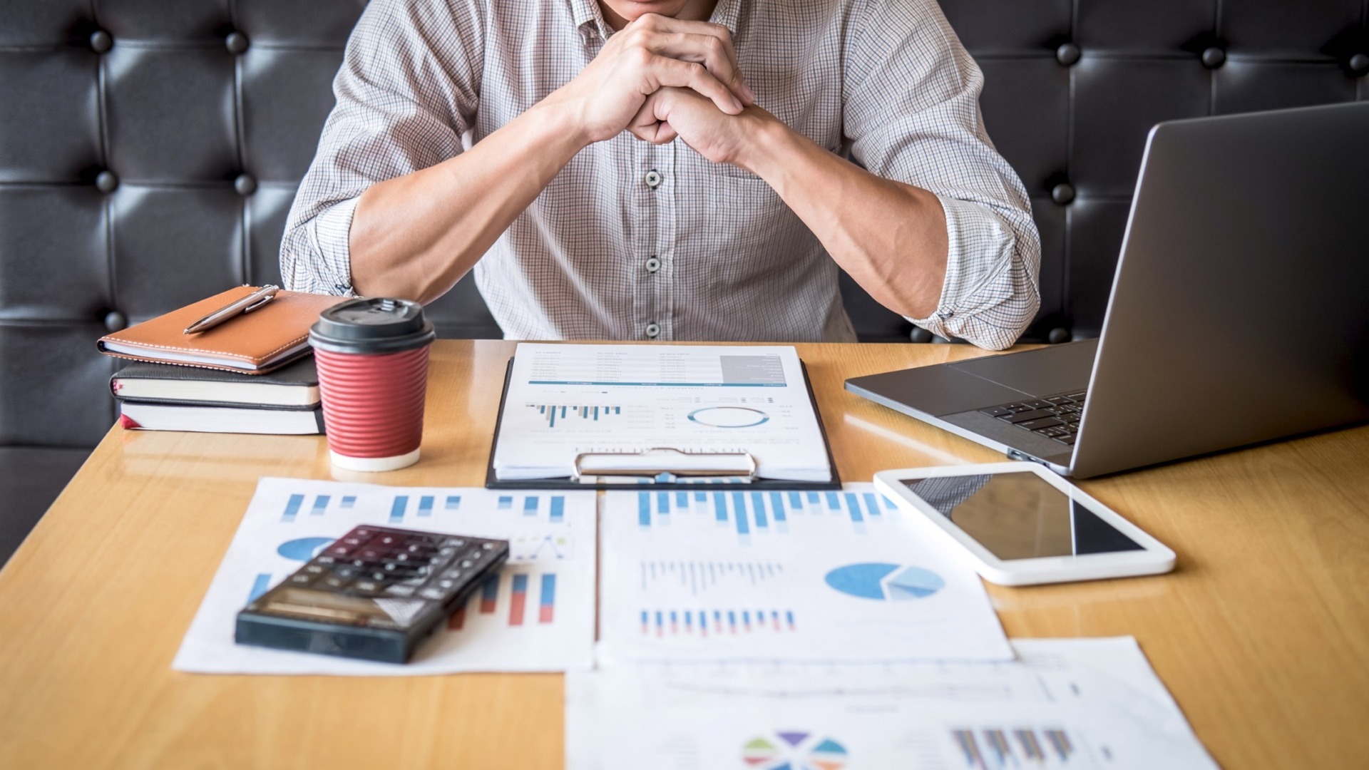 Românii pot investi în acțiuni la bursă cu doar 10 euro și fără comision_xtb