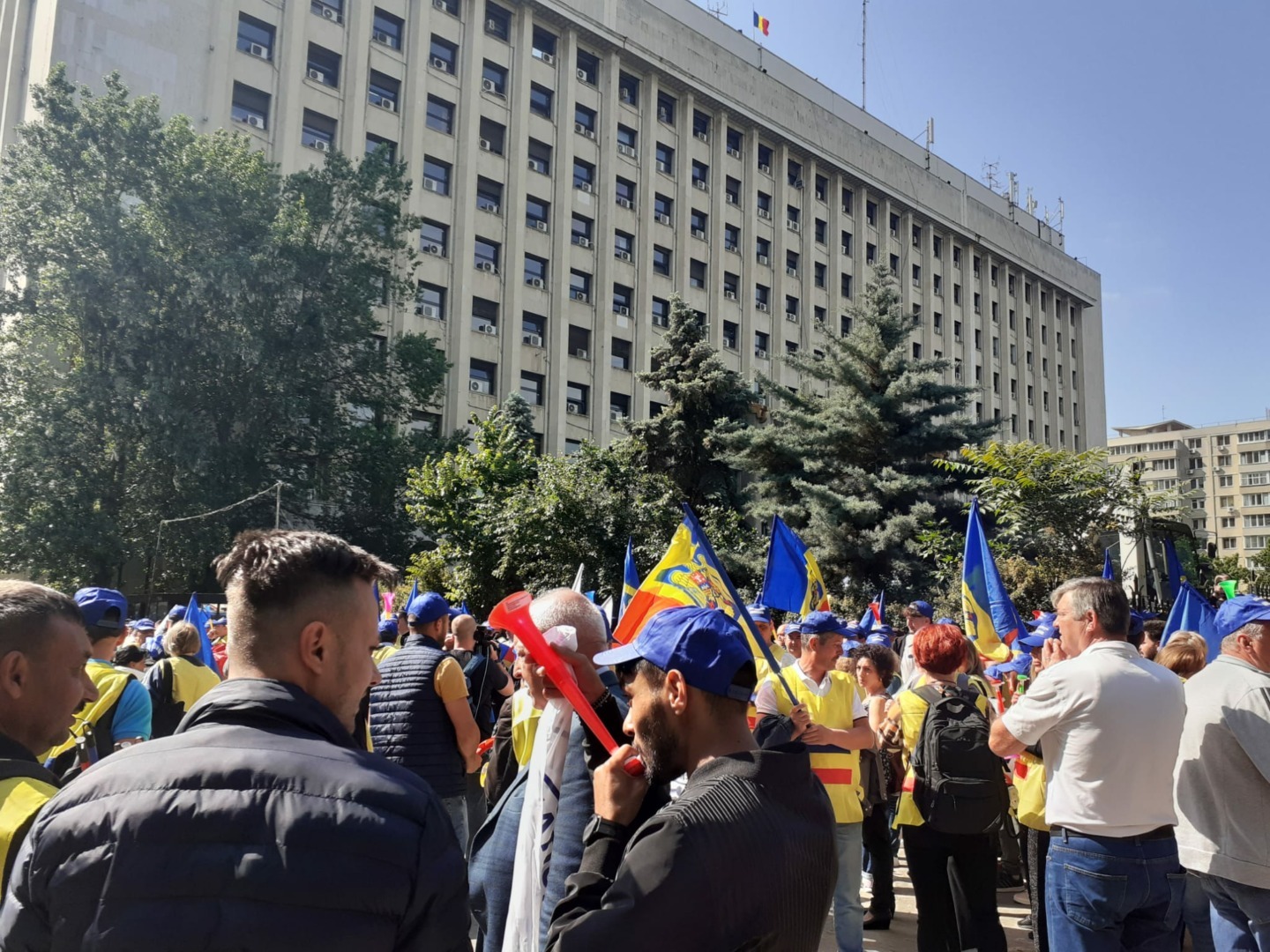 protest sindicate cfr lucratori feroviari