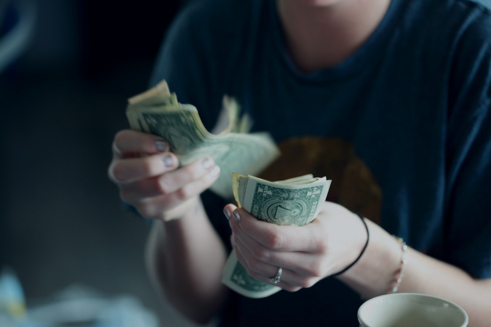 copii adolescenti bani salariu tineri