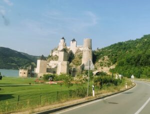 Un castel din Serbia, destinatie turistica