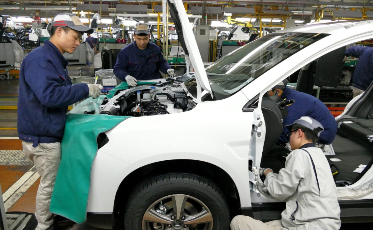 china, marci auto, masini chinezesti, fabrica masini, beijing, muncitori chinezi